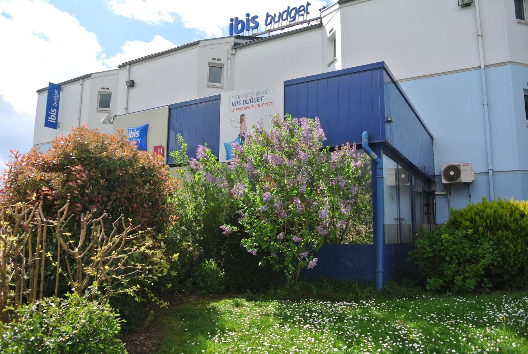 Ibis Budget Chambery Sud Challes Les Eaux Bagian luar foto