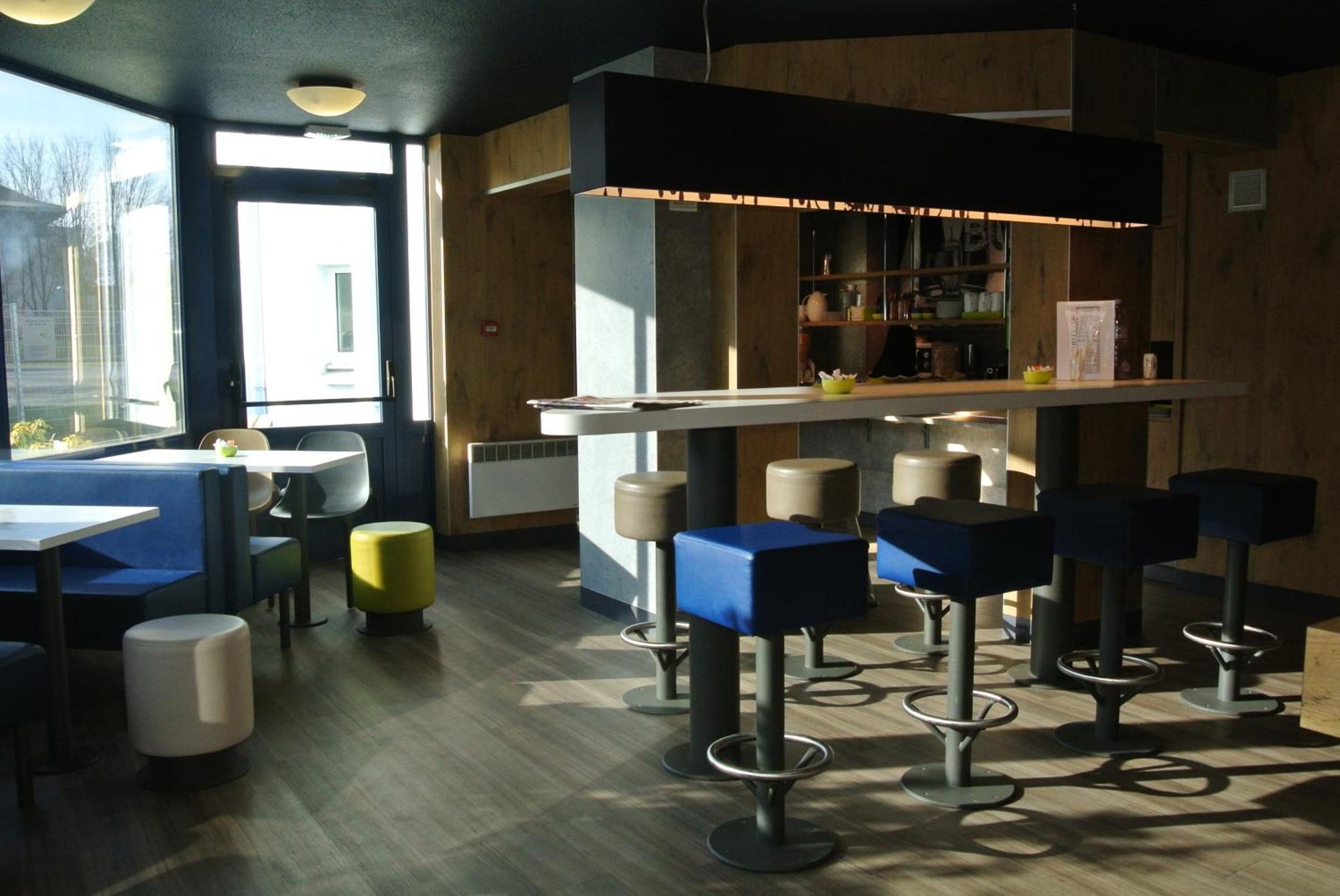 Ibis Budget Chambery Sud Challes Les Eaux Bagian luar foto