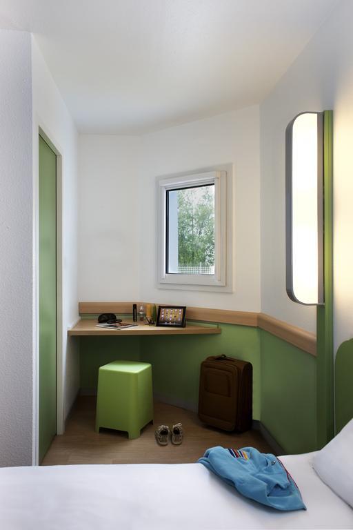 Ibis Budget Chambery Sud Challes Les Eaux Bagian luar foto