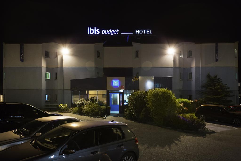 Ibis Budget Chambery Sud Challes Les Eaux Bagian luar foto