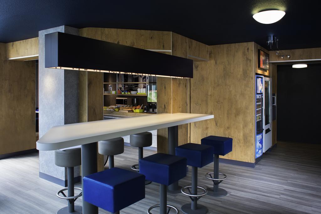 Ibis Budget Chambery Sud Challes Les Eaux Bagian luar foto