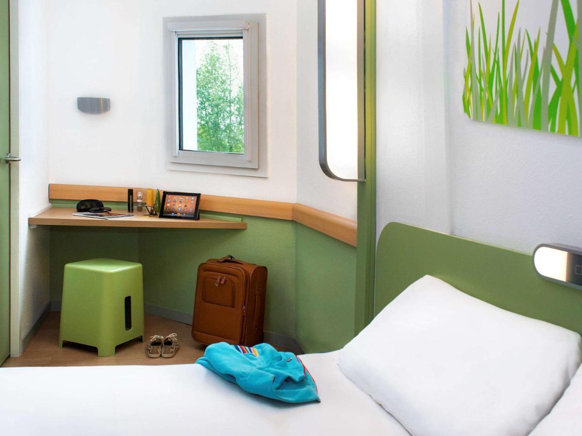 Ibis Budget Chambery Sud Challes Les Eaux Bagian luar foto